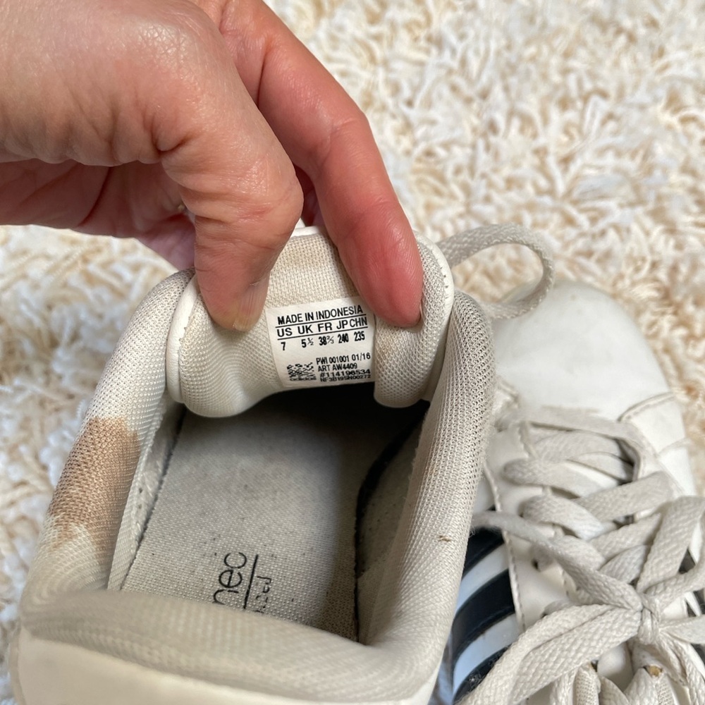 Adidas Classic White Sneakers with Black Stripes - Picture 6 of 9